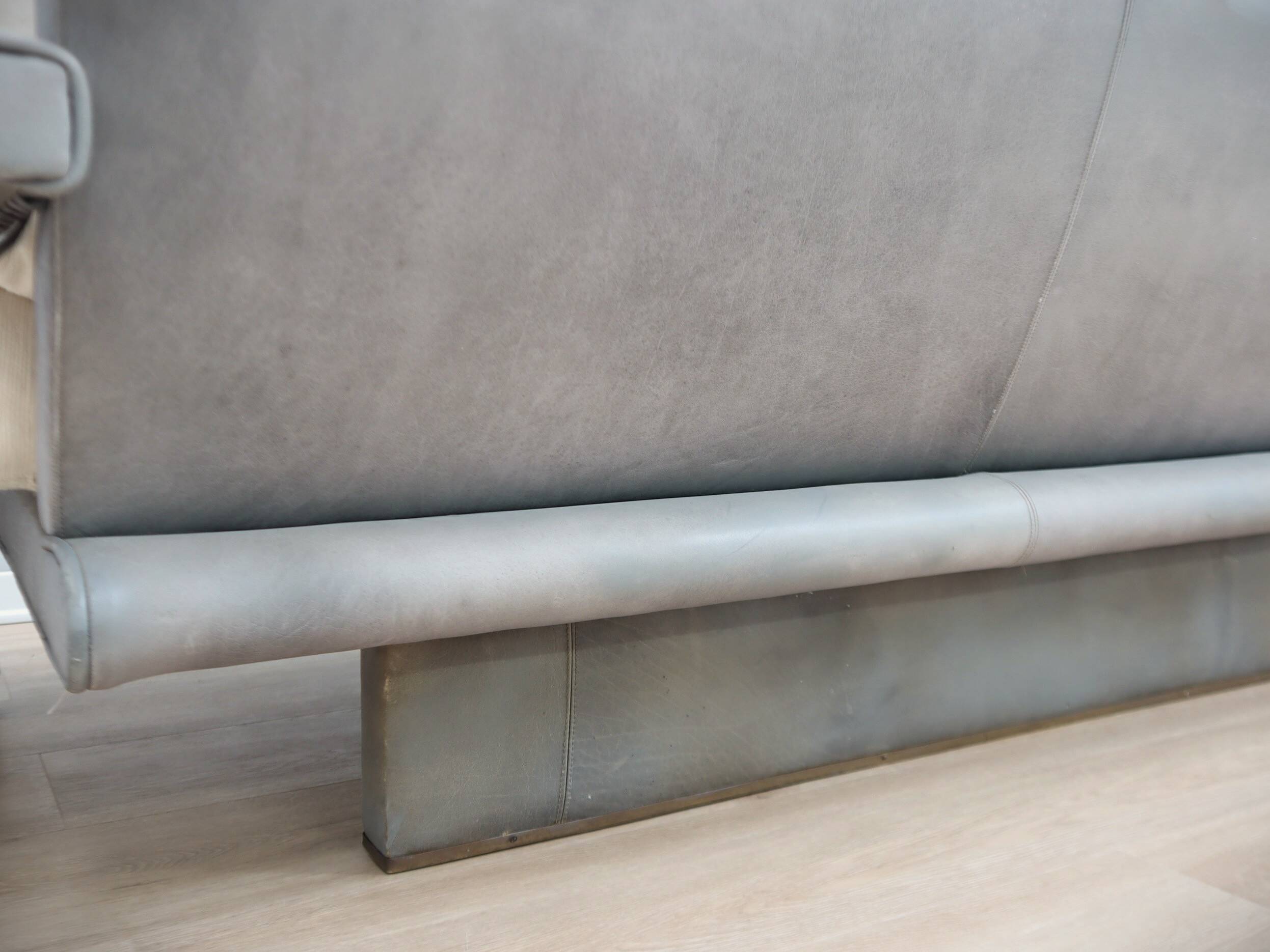 Vintage 3-seater sofa by Marzio Cecchi in ribbed leather 1970s