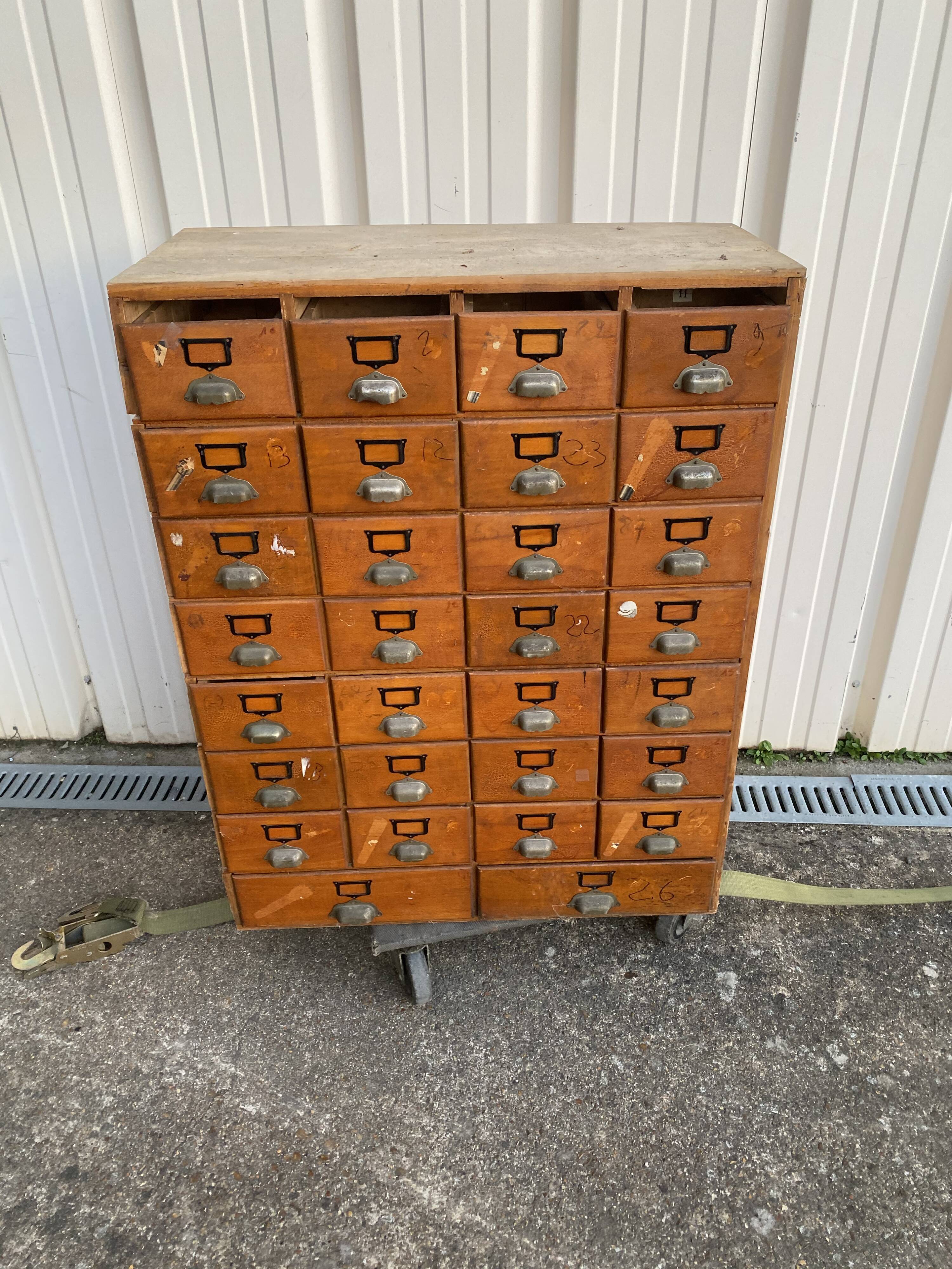 Meuble de mercerie