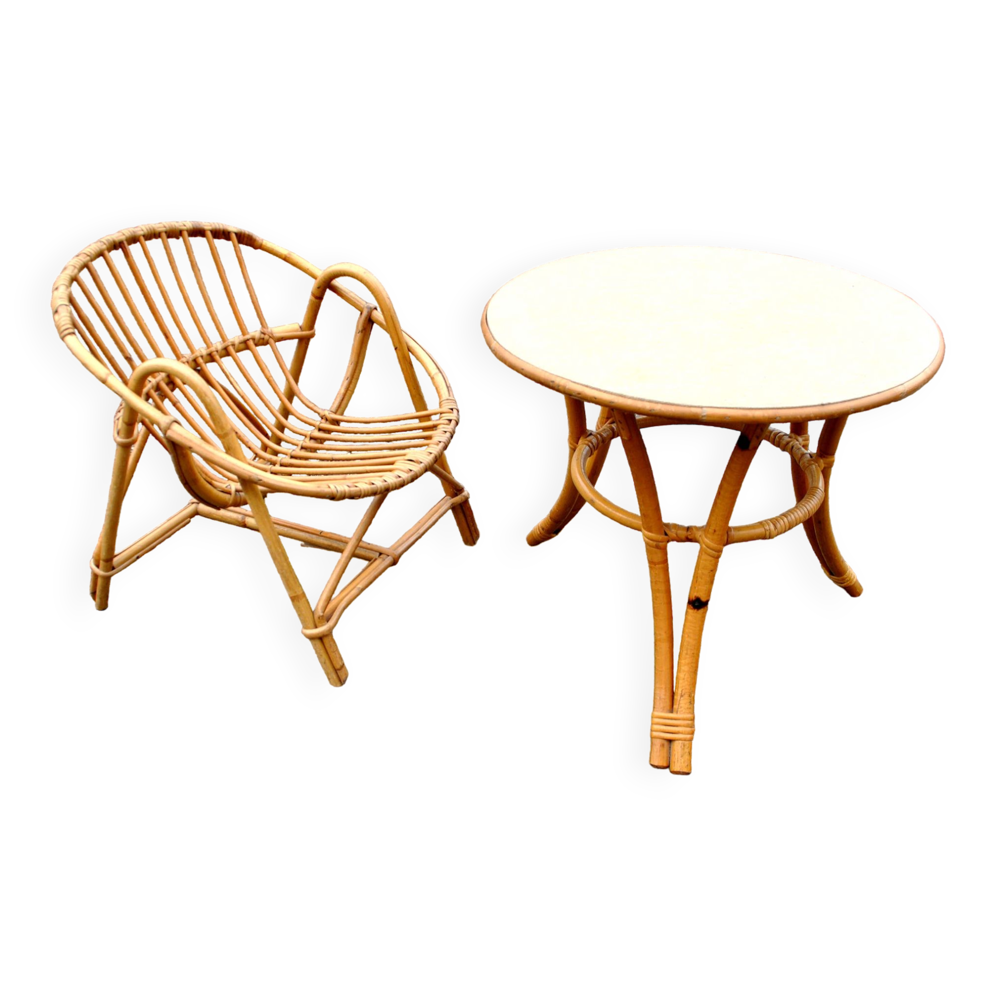 Fauteuil et table d'enfant vintage en rotin et bambou 1960-1970 Bureau et chaise cintré