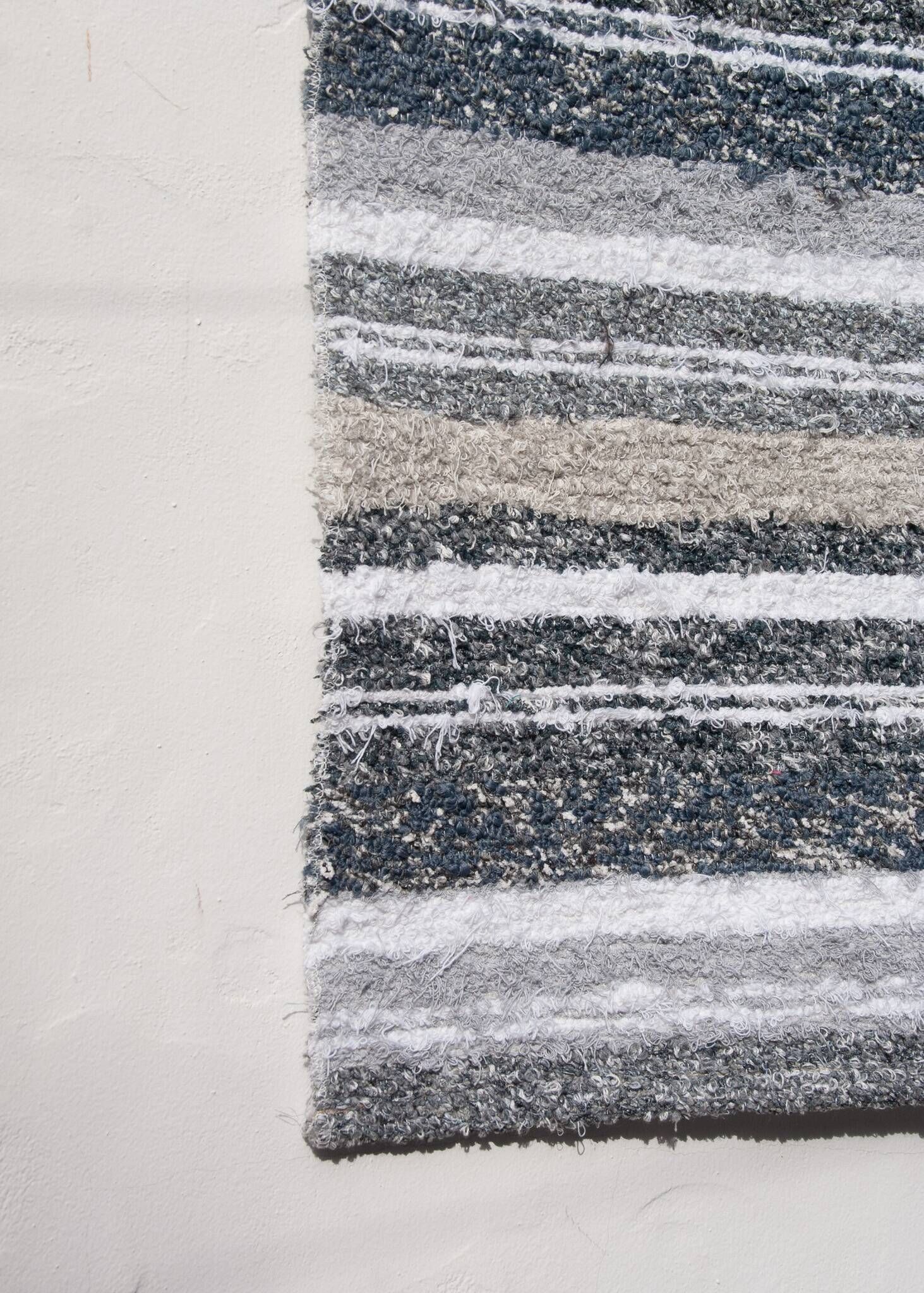 Handwoven recycled cotton rug - Grey and white