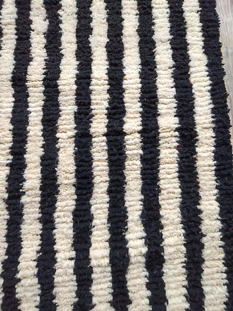 Tapis berbère en laine pure fait main traditionnelle taille 150/250 cm