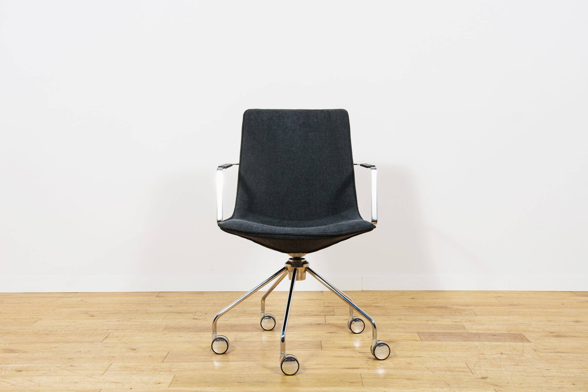 Mid-Century Conference Chairs "Comet" by Gunilla Allard for Lammhults, Sweden, 1990s, Set of 4