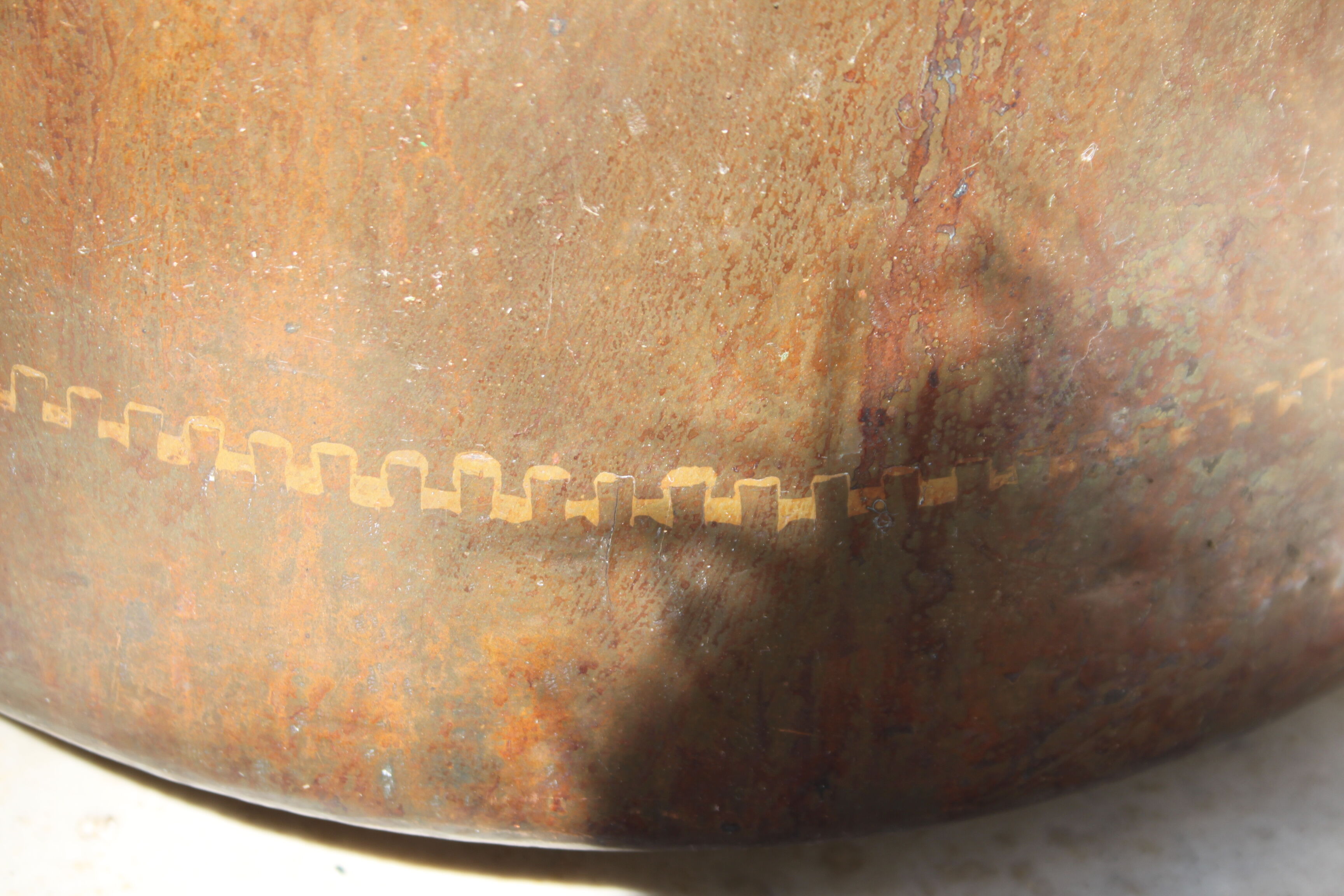 Ancient jar with oriental waters, end of 19th