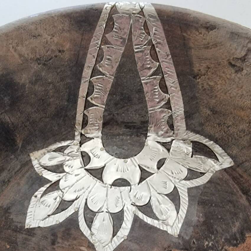 Old wooden Indian parat / tray.