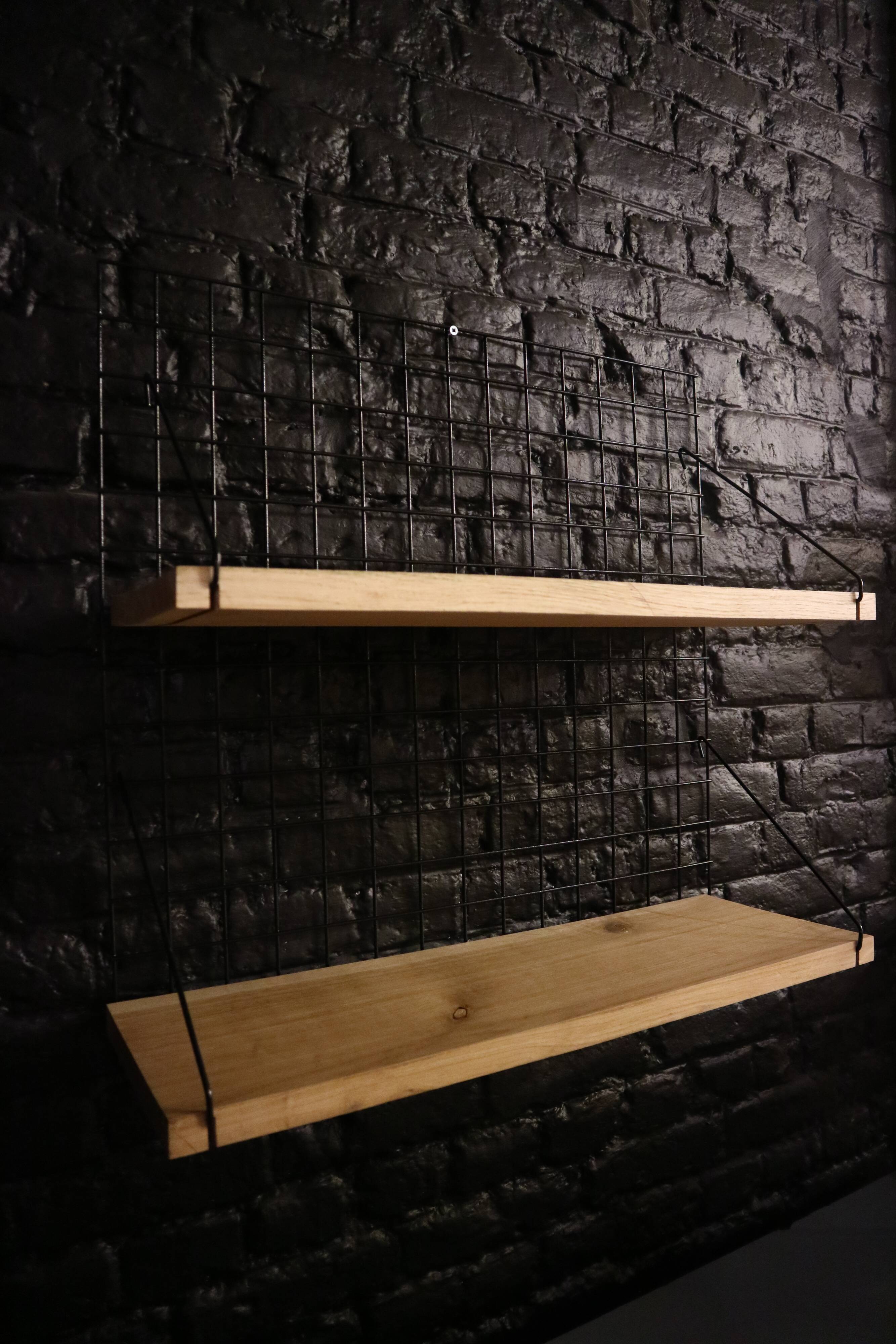 "Meca" shelf designed by Pierre Guariche for Meurop