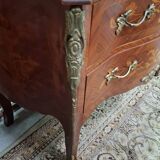 Marquetry chest of drawers