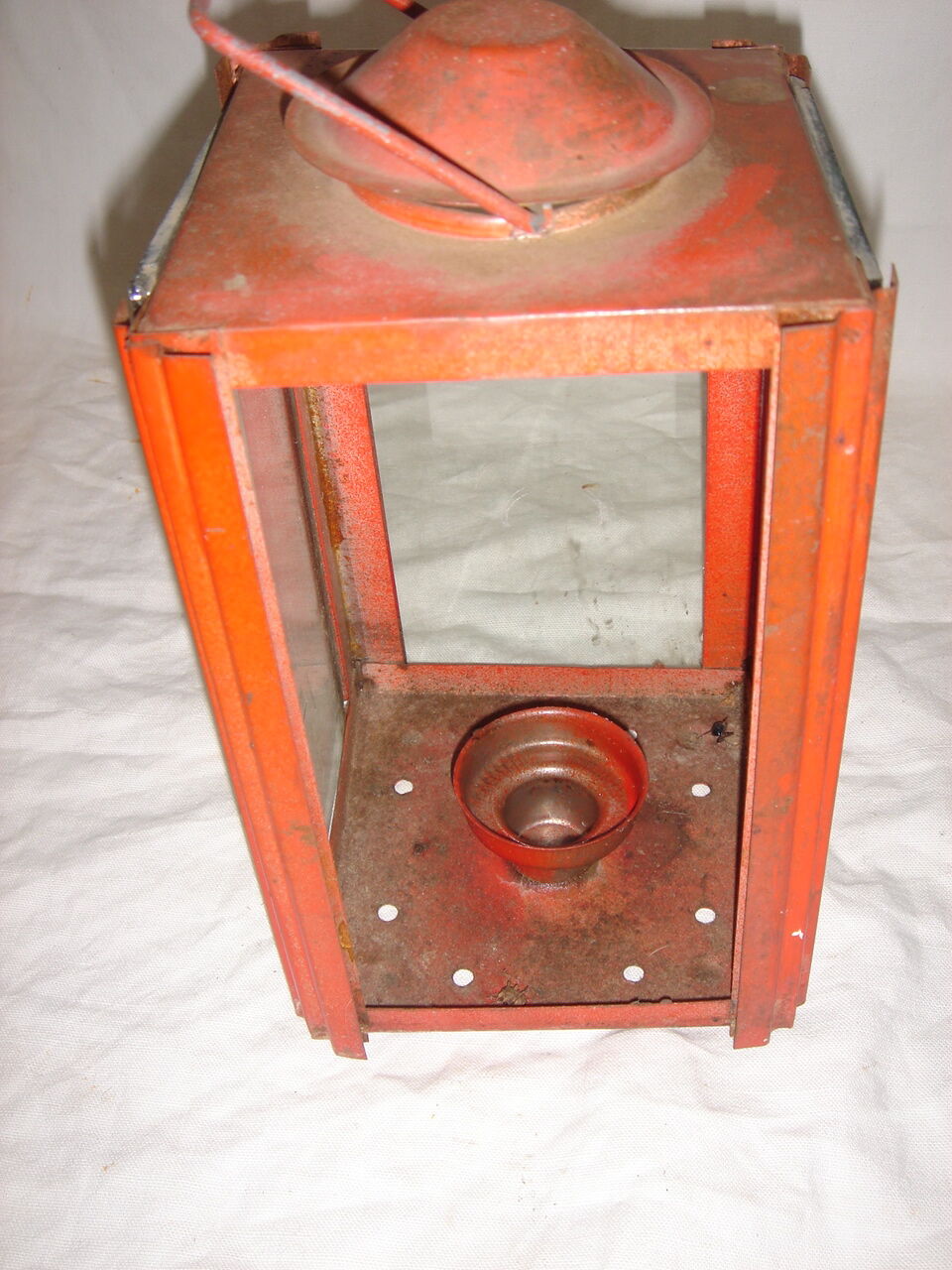 Lanterne en tôle rouge, 1970