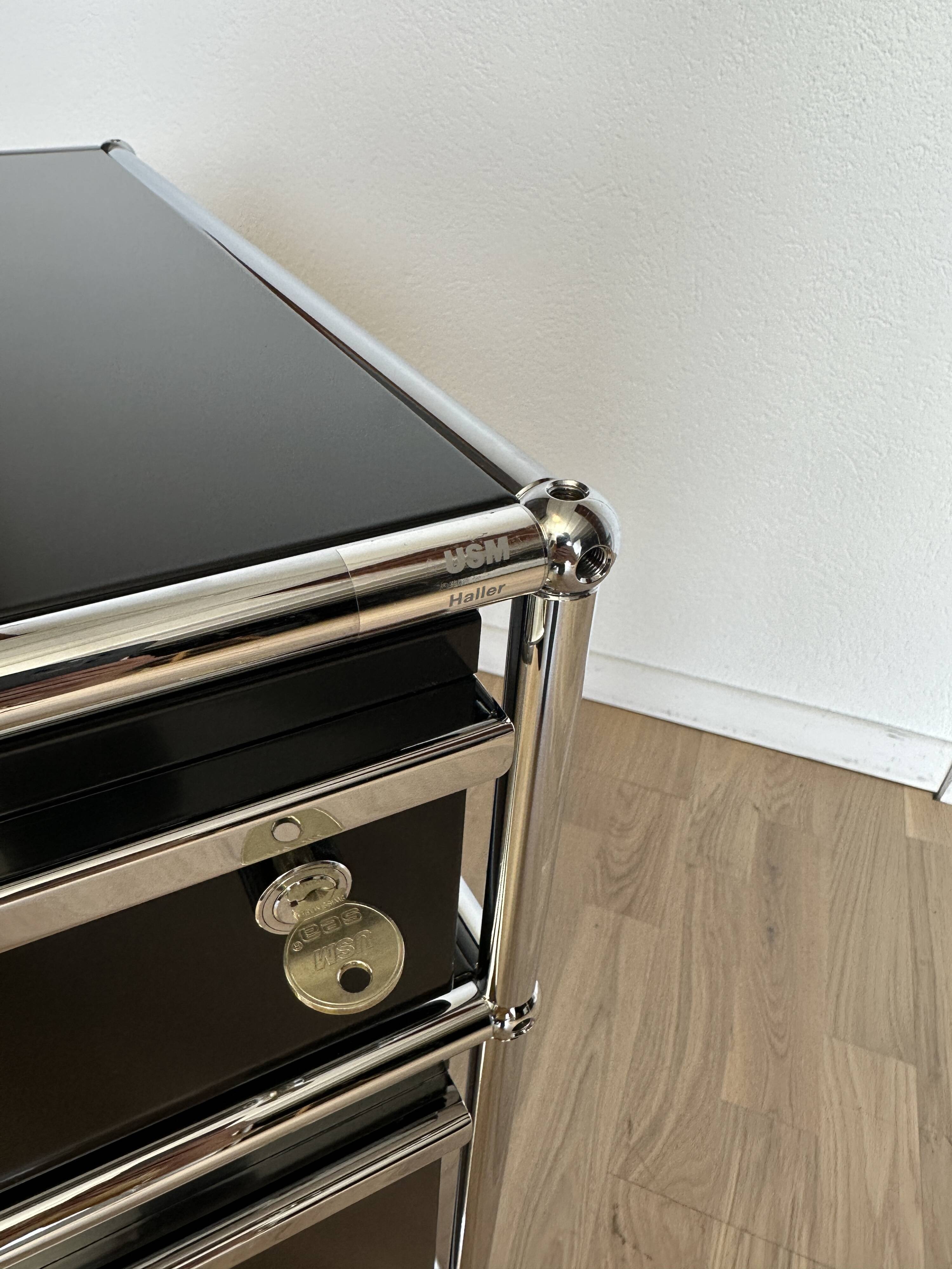 USM Haller mobile cabinet in Graphite Black