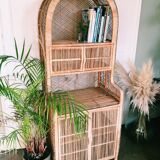 Emmanuelle Shelf