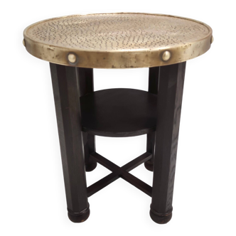 Table basse en bois Durmast de style sécessionniste avec étagère et plateau rond en laiton, Autriche