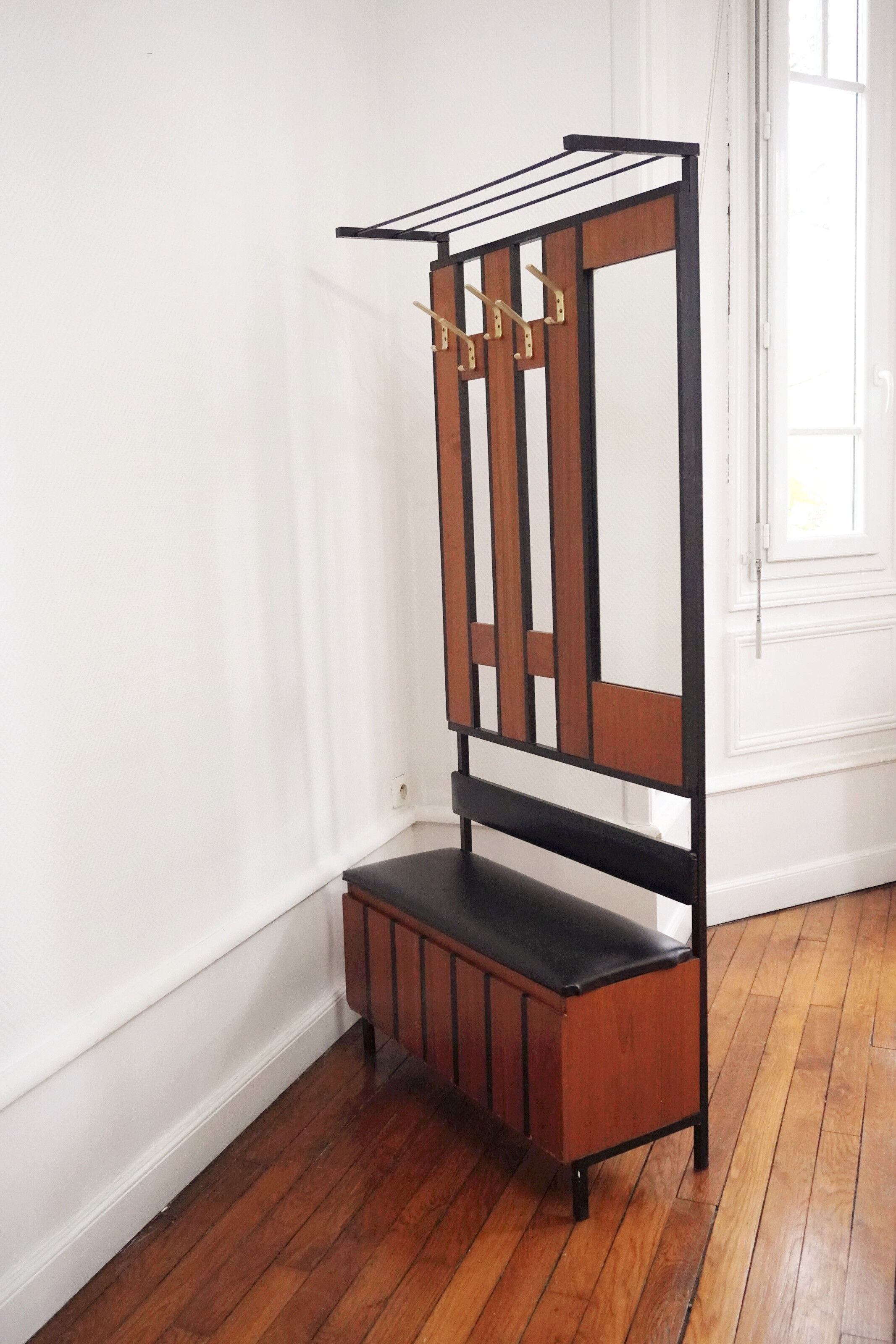 Vintage coat hanger with mirror and chest