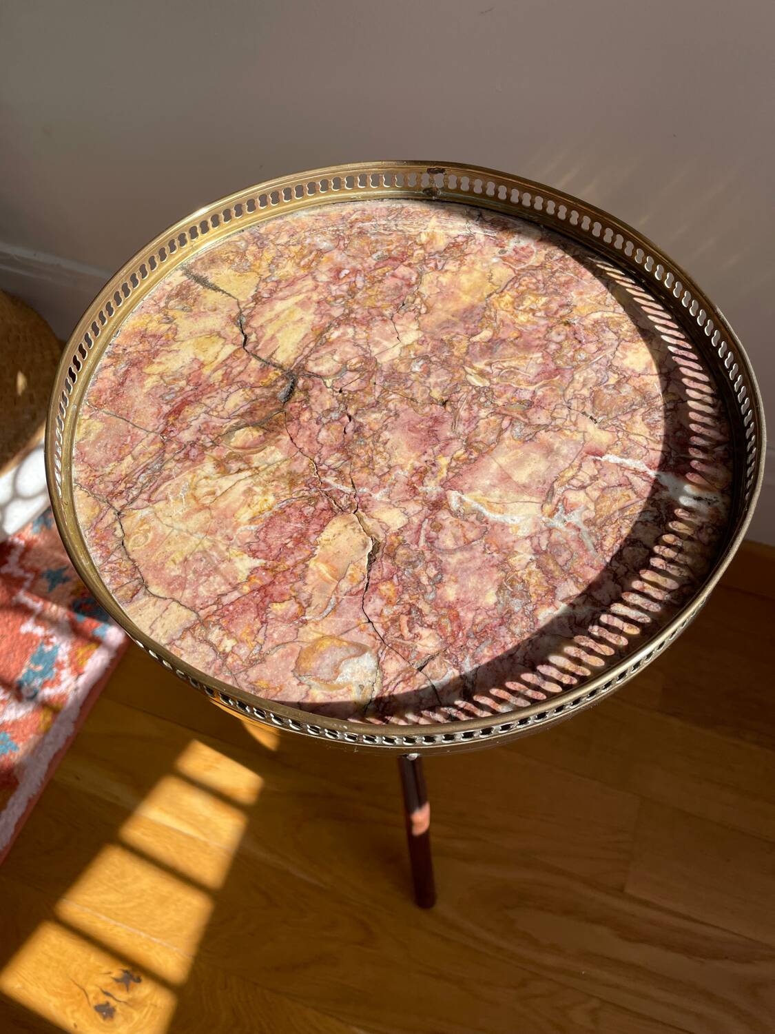 Burgundy marble pedestal table
