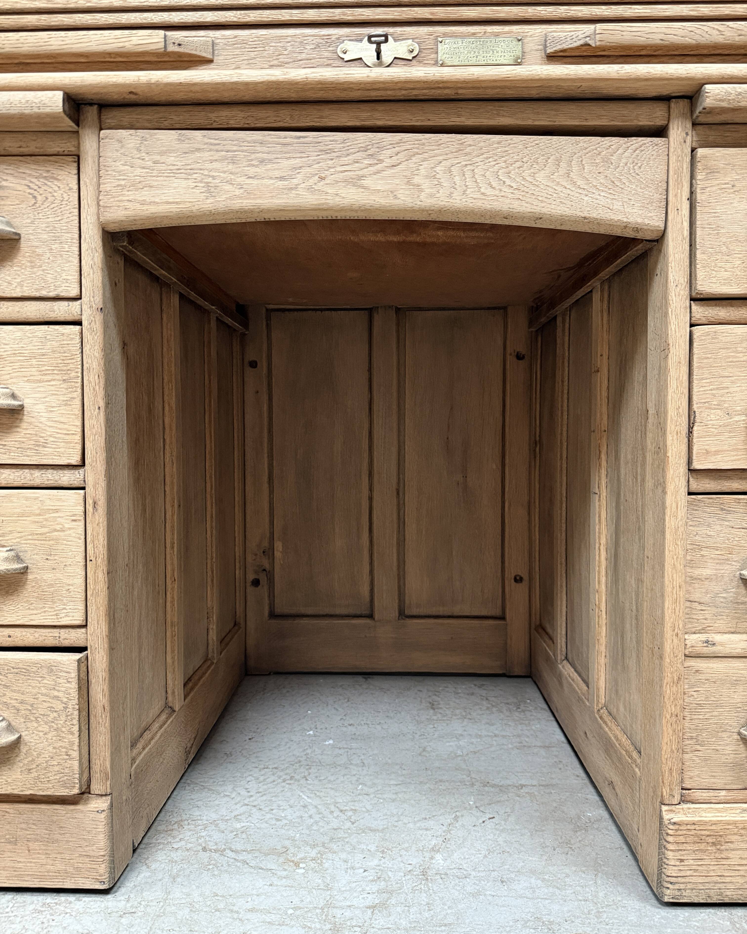American cylinder desk (renovated)