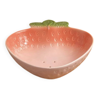 Strawberry-shaped earthenware salad bowl