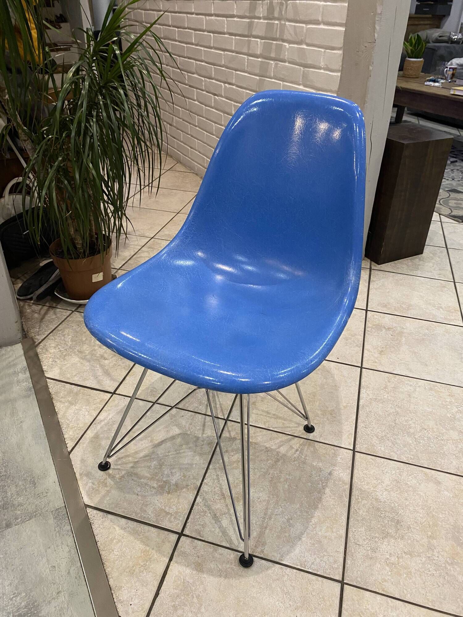 Turquoise blue DSR Eiffel fiberglass chair Eames Herman Miller vintage