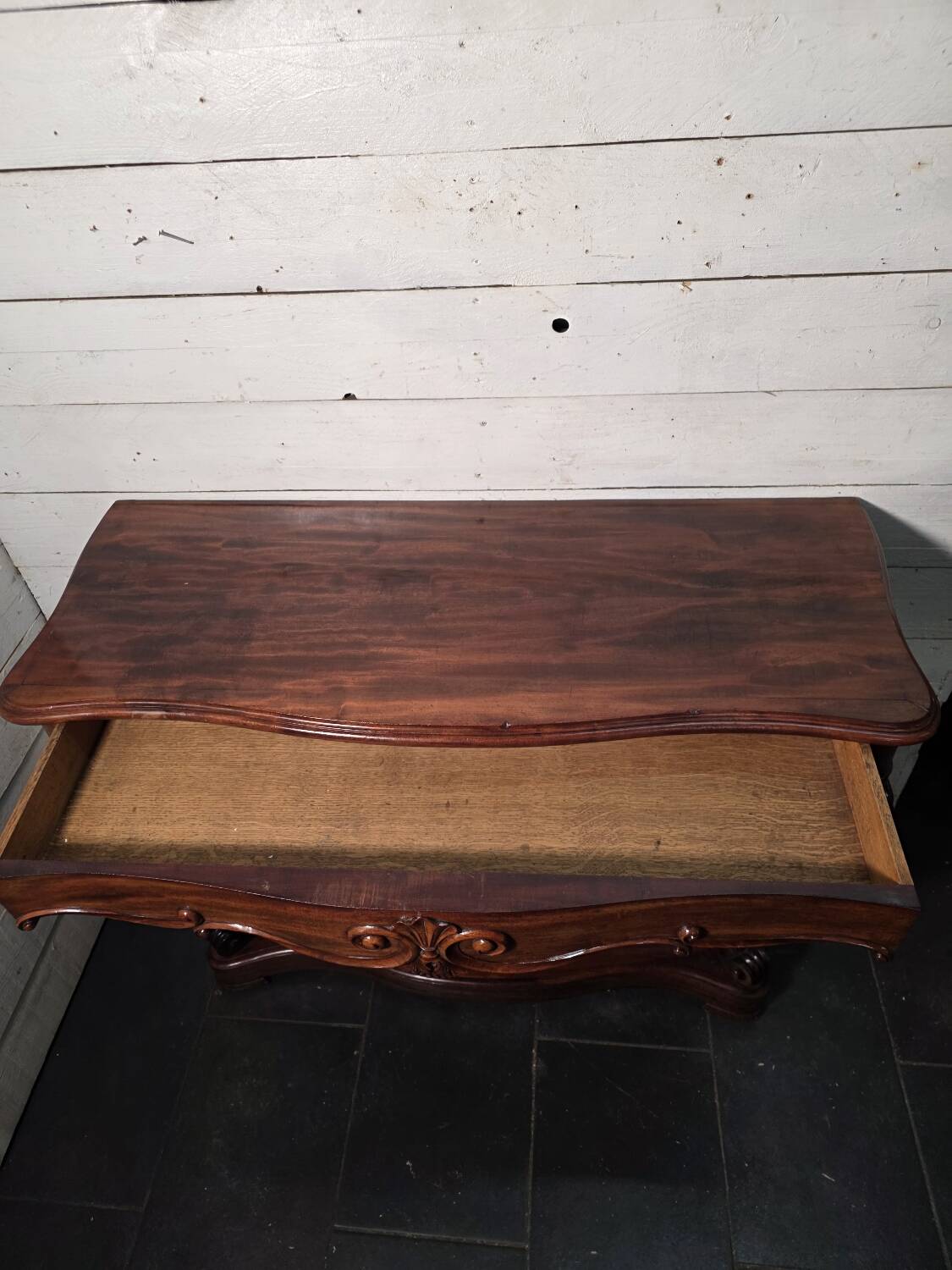 Console galbées Napoléon III XIXe en acajou