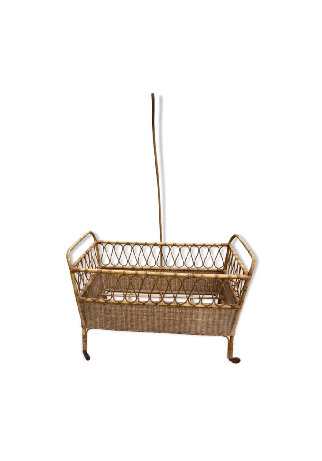 Wicker baby bed