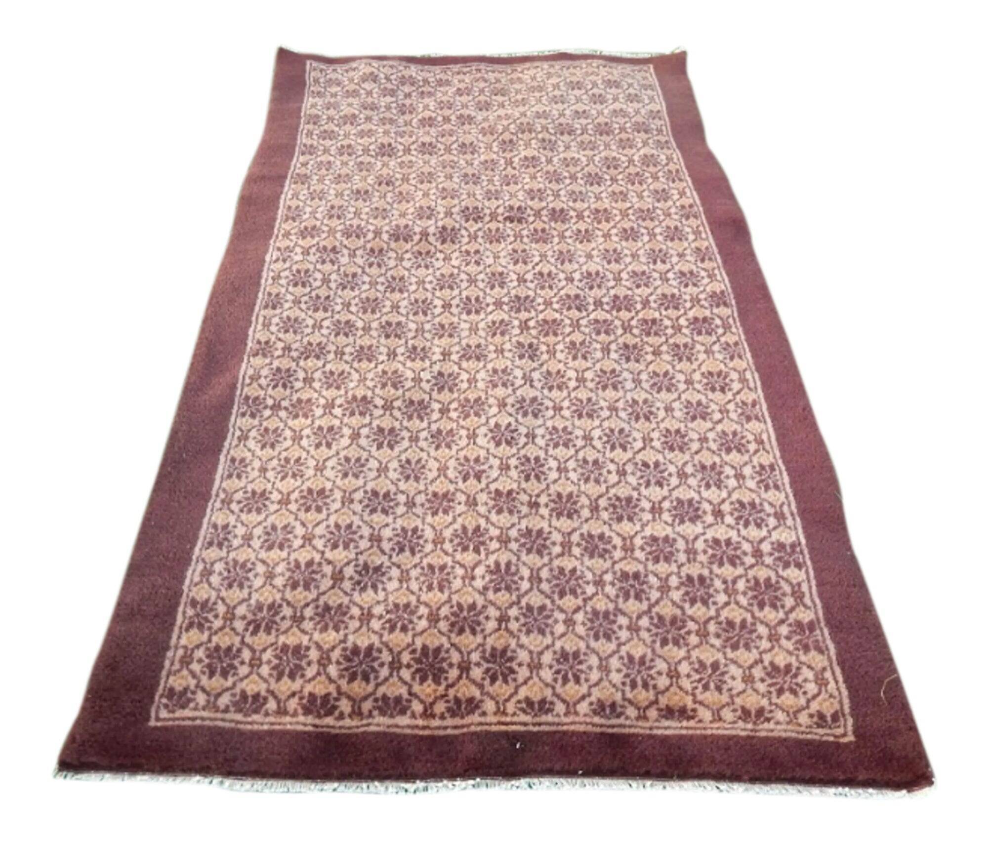 Vintage handmade Turkish rug 115x188 cm