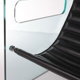 Black leather chair by Giovanni Tommaso Garattoni Italy glass and black leather