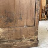 Central island trading counter in walnut