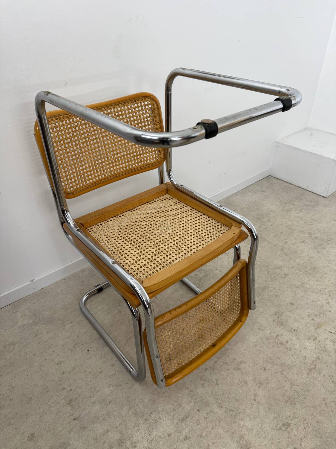 Lot of 2 identical caned chairs Cesca B32 design Marcel Breuer 1970 Made in Italy vintage