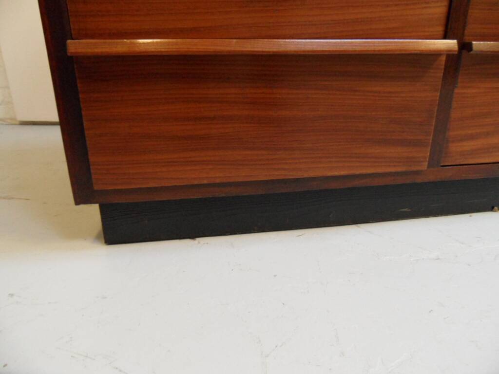 Vitrine vintage en acajou avec tiroirs
