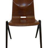 Stackable school Chair S22 de Pagholz Galvanitas