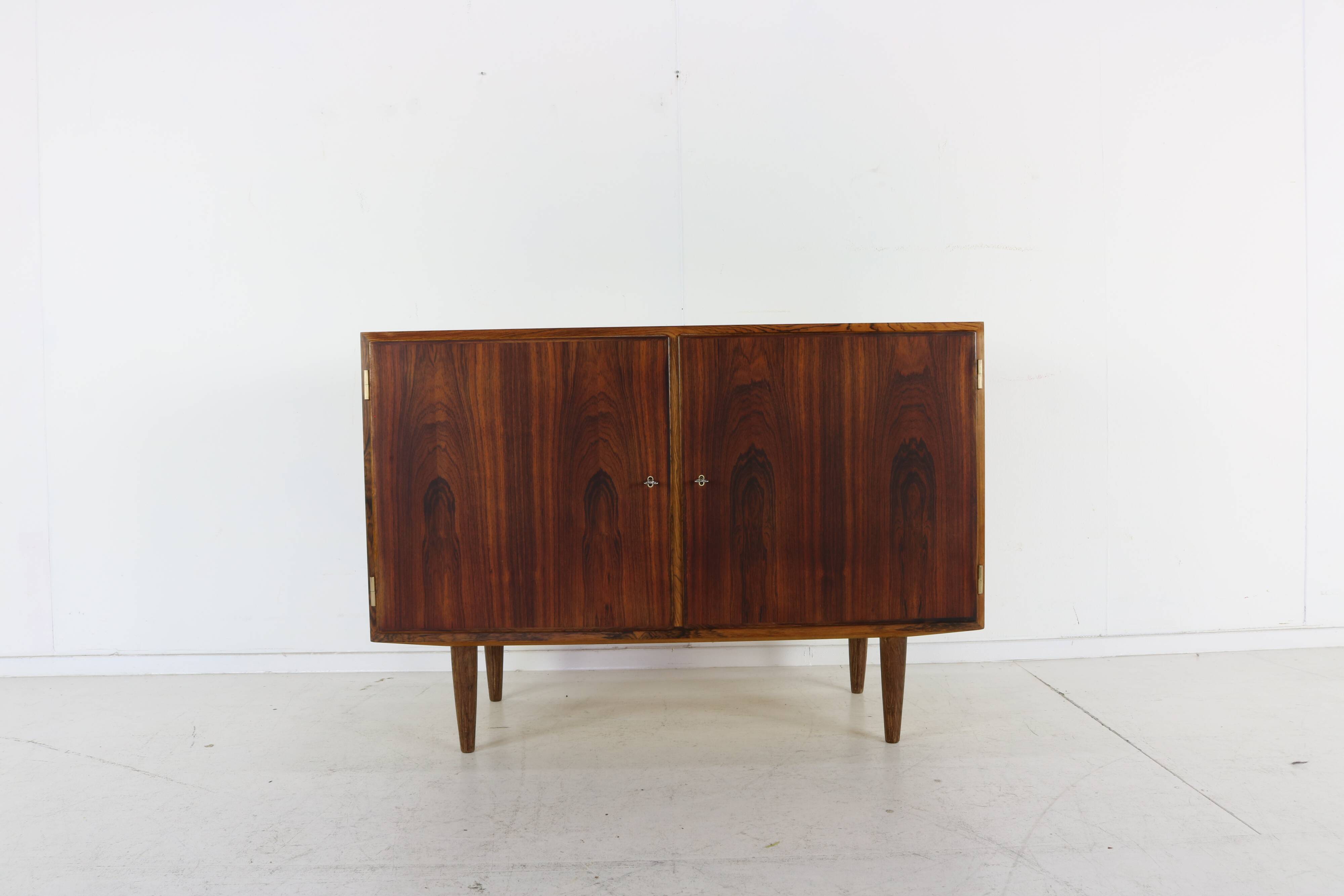 Rosewood cabinet by Poul Hundevad