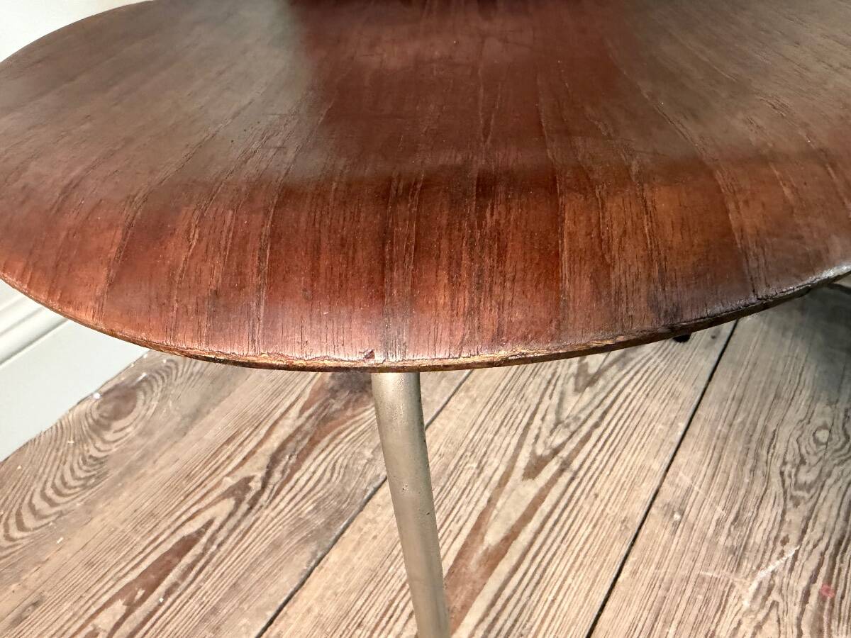 Arne Jacobsen for Fritz Hansen, "Ant" chair, model 3100, first version with three legs.