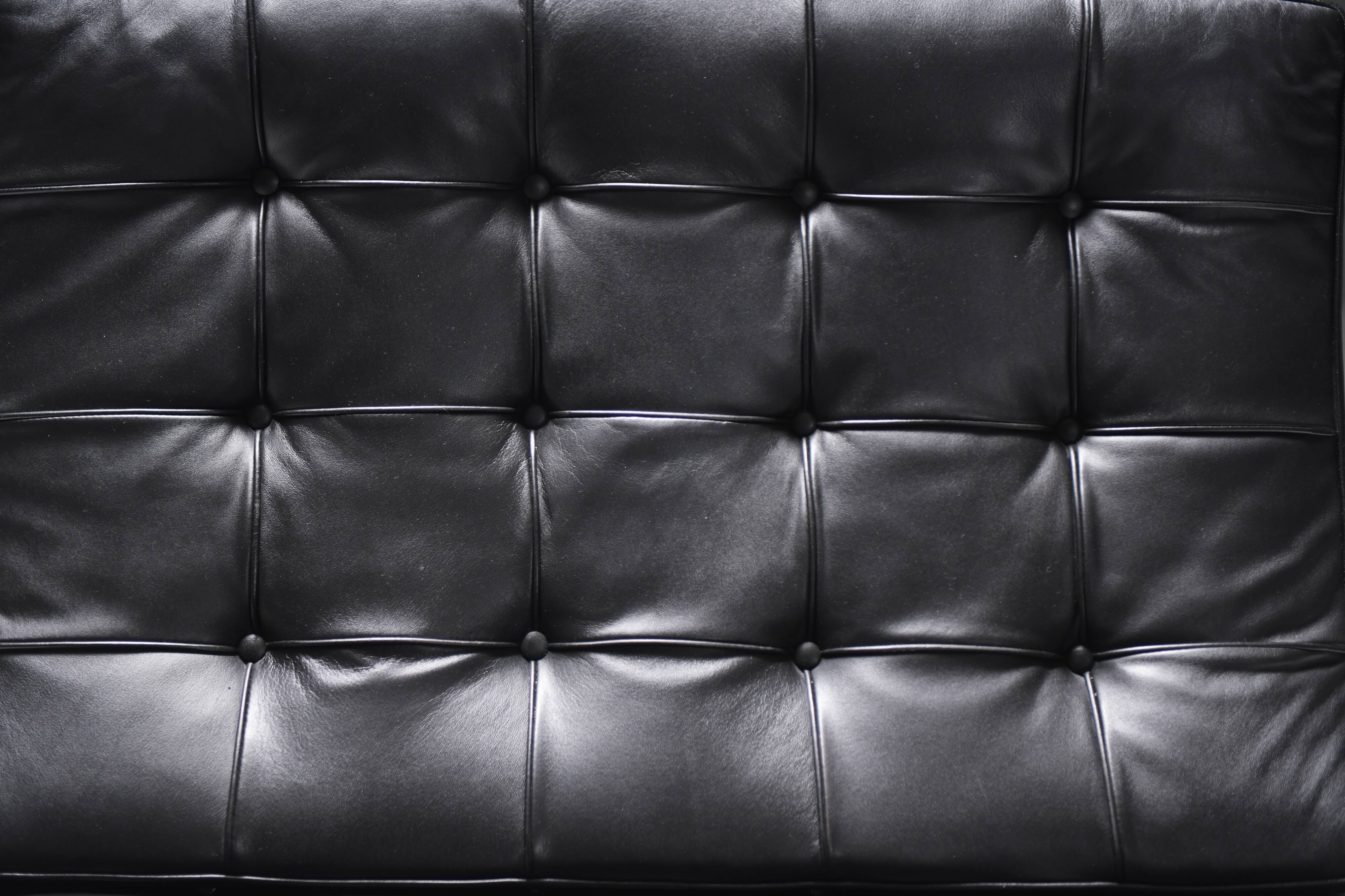 Vintage set of Barcelona Chairs - Ludwig Mies van der Rohe - Knoll International