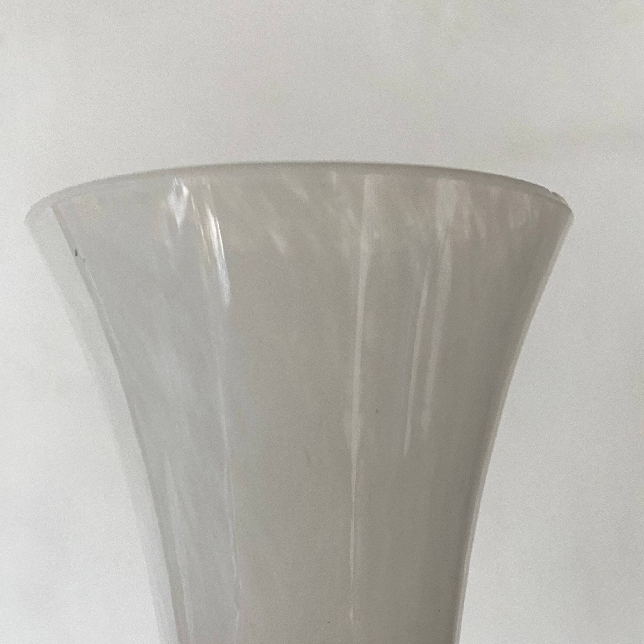 Vase moucheté ancien en verre de Clichy