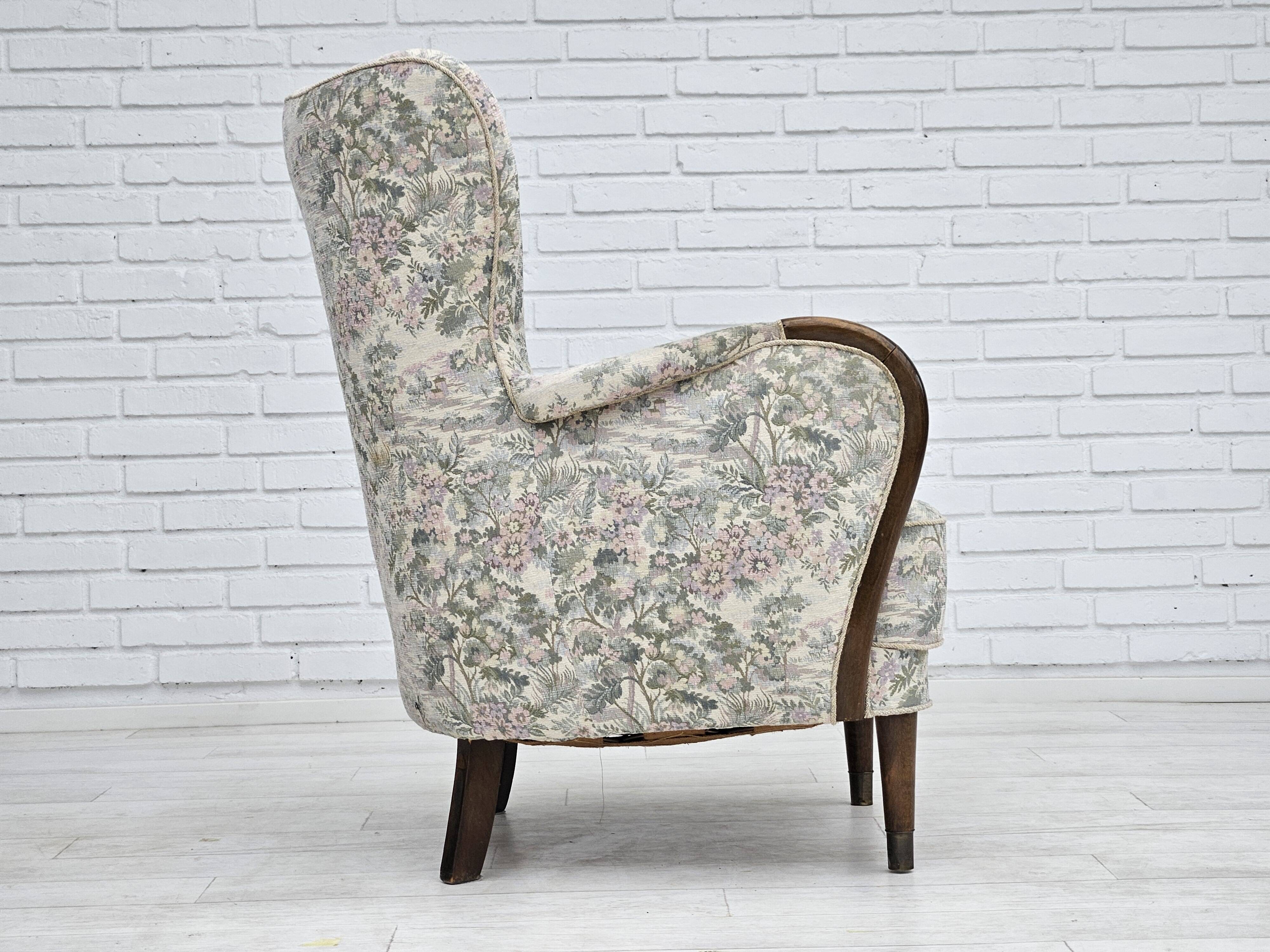 Fauteuil danois années 1955-60 en tissu fleuri multicolore
