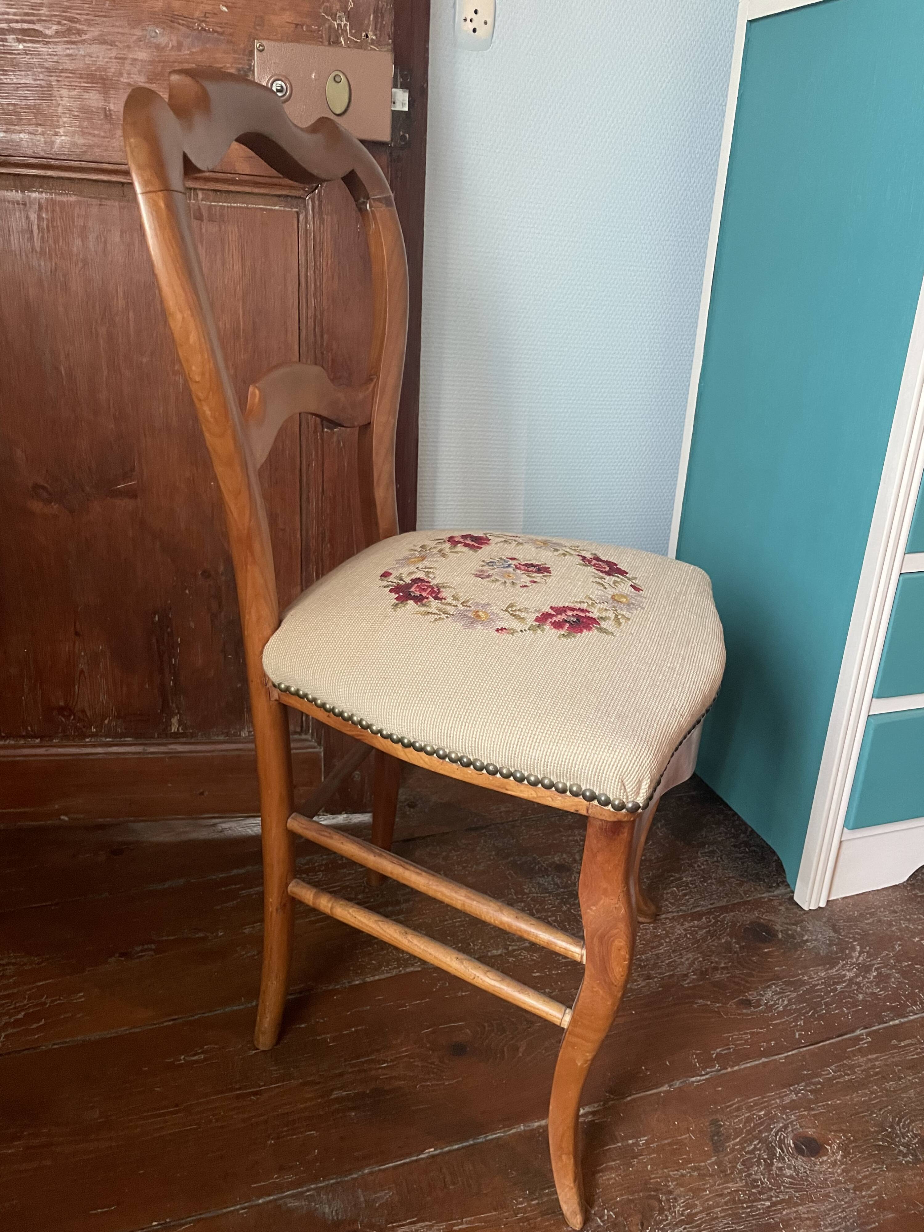 Chaise capitonnée