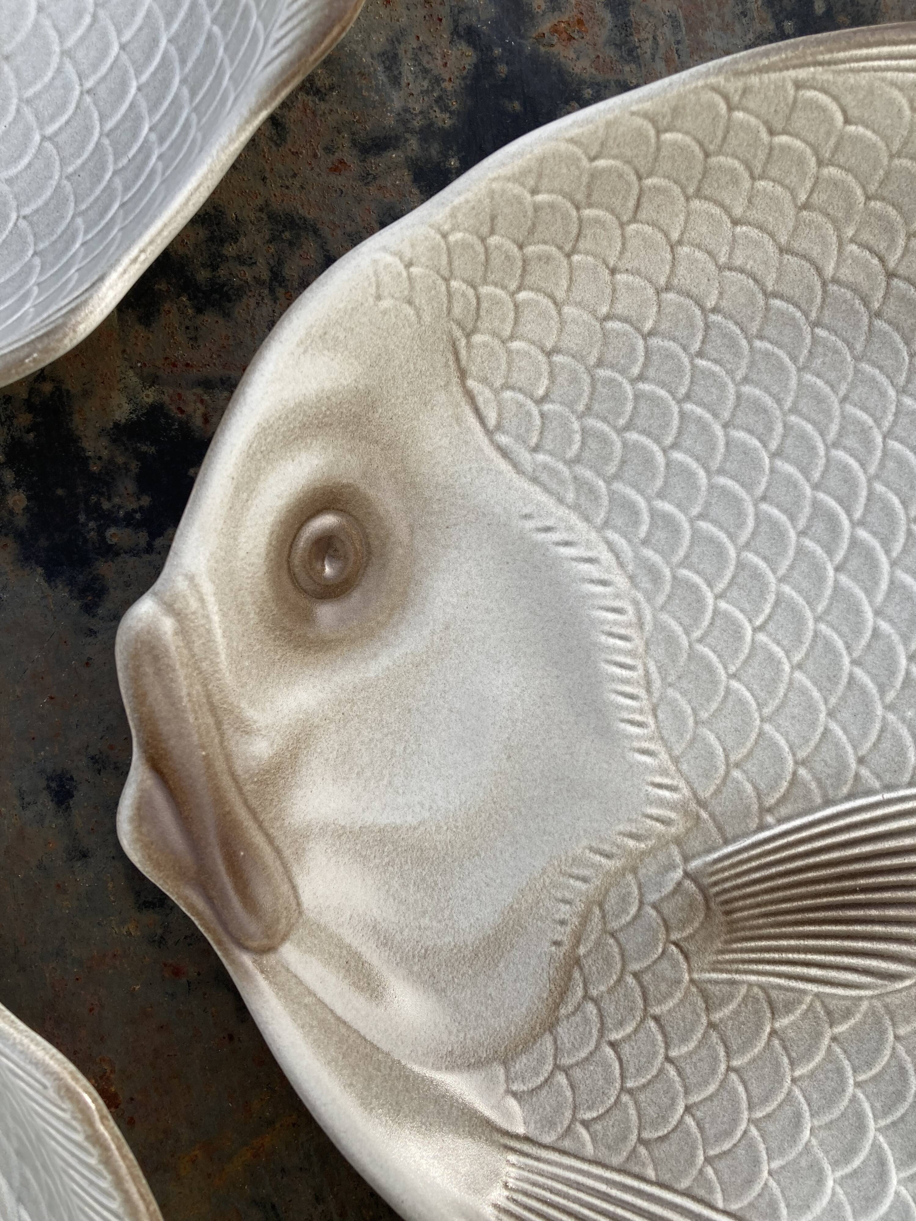 6 flat plates fish in beige ceramic Salins les bains