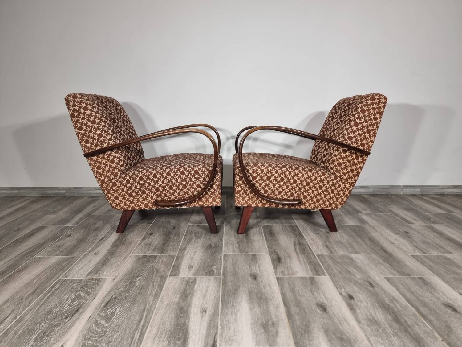 Art deco armchair by Jindrich Halabala