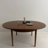Vintage extendable table by Jentique