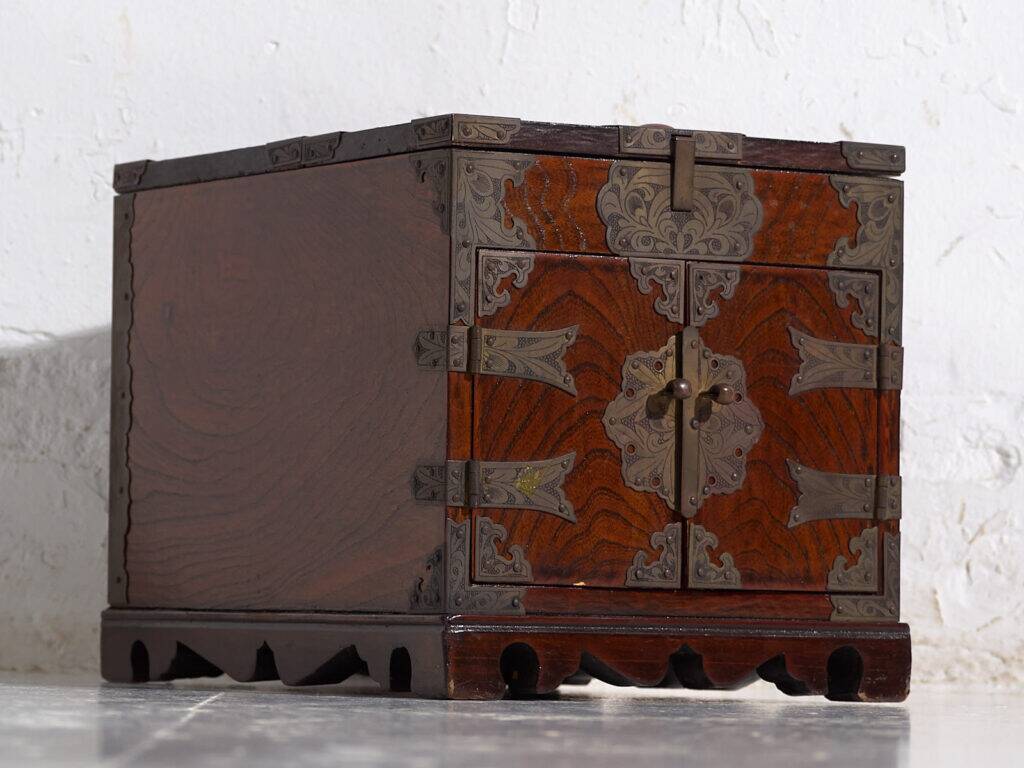 Ancient Japanese keyaki wooden kyōdai-bako with mirror, Meiji/Taishō period (circa 1890-1925) #27
