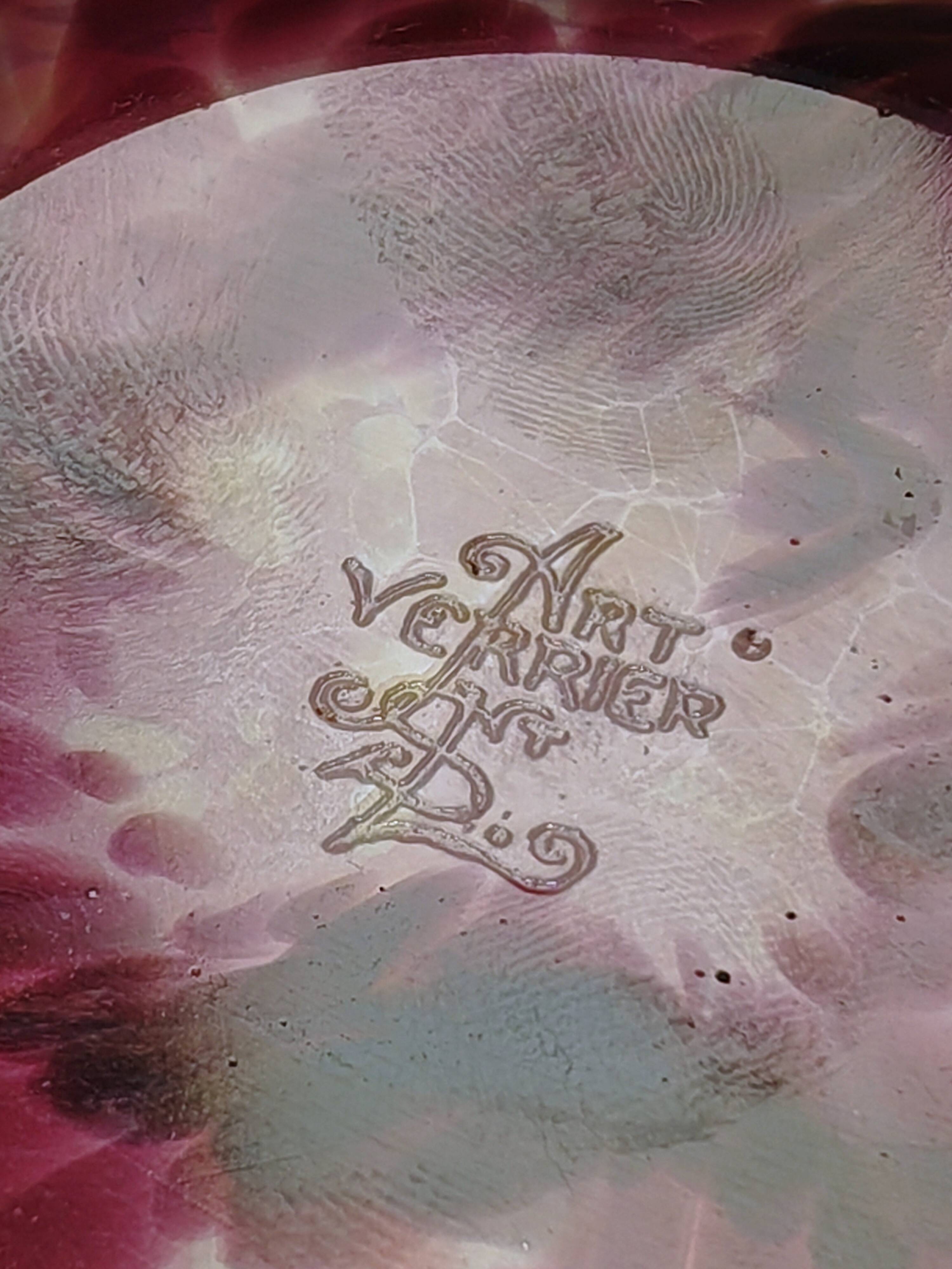 Coloured crystal bonbonnière Art Verrier Saint Louis