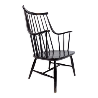 Grandessa chair by Lena Larsson for Nesto