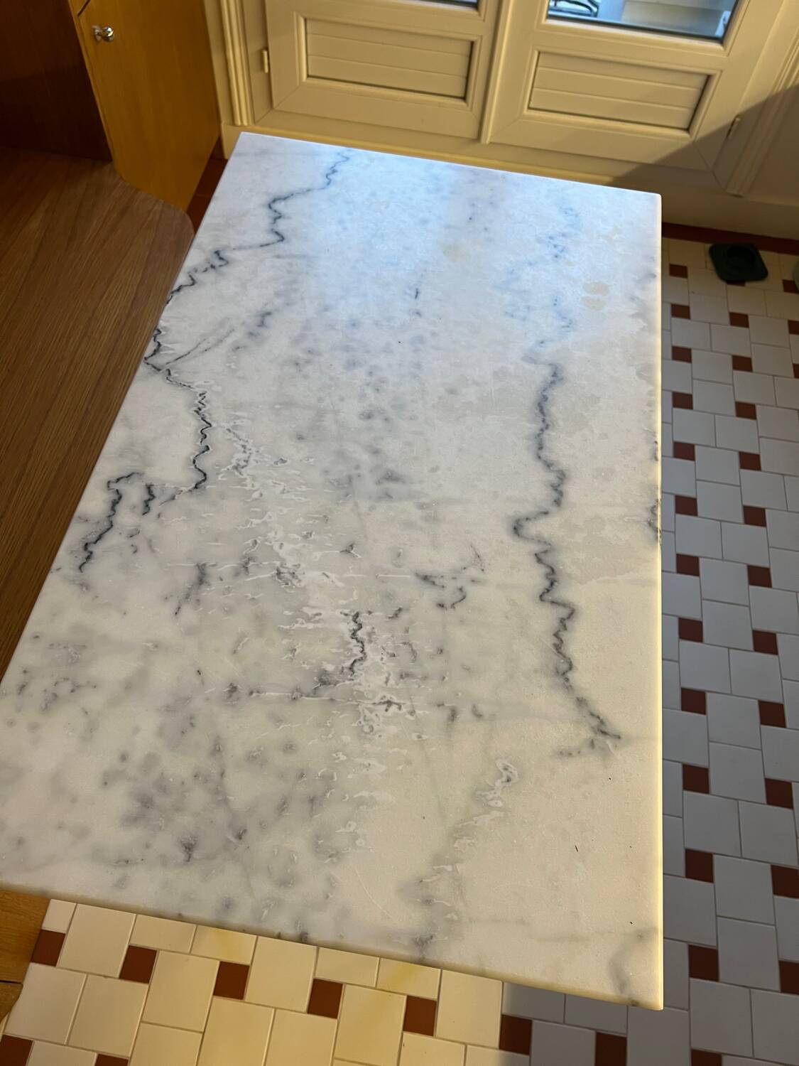 Bistro table in white marble