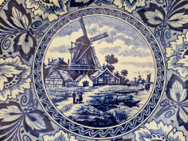 Delfts earthenware soup plate by Boch for Royal Sphinx