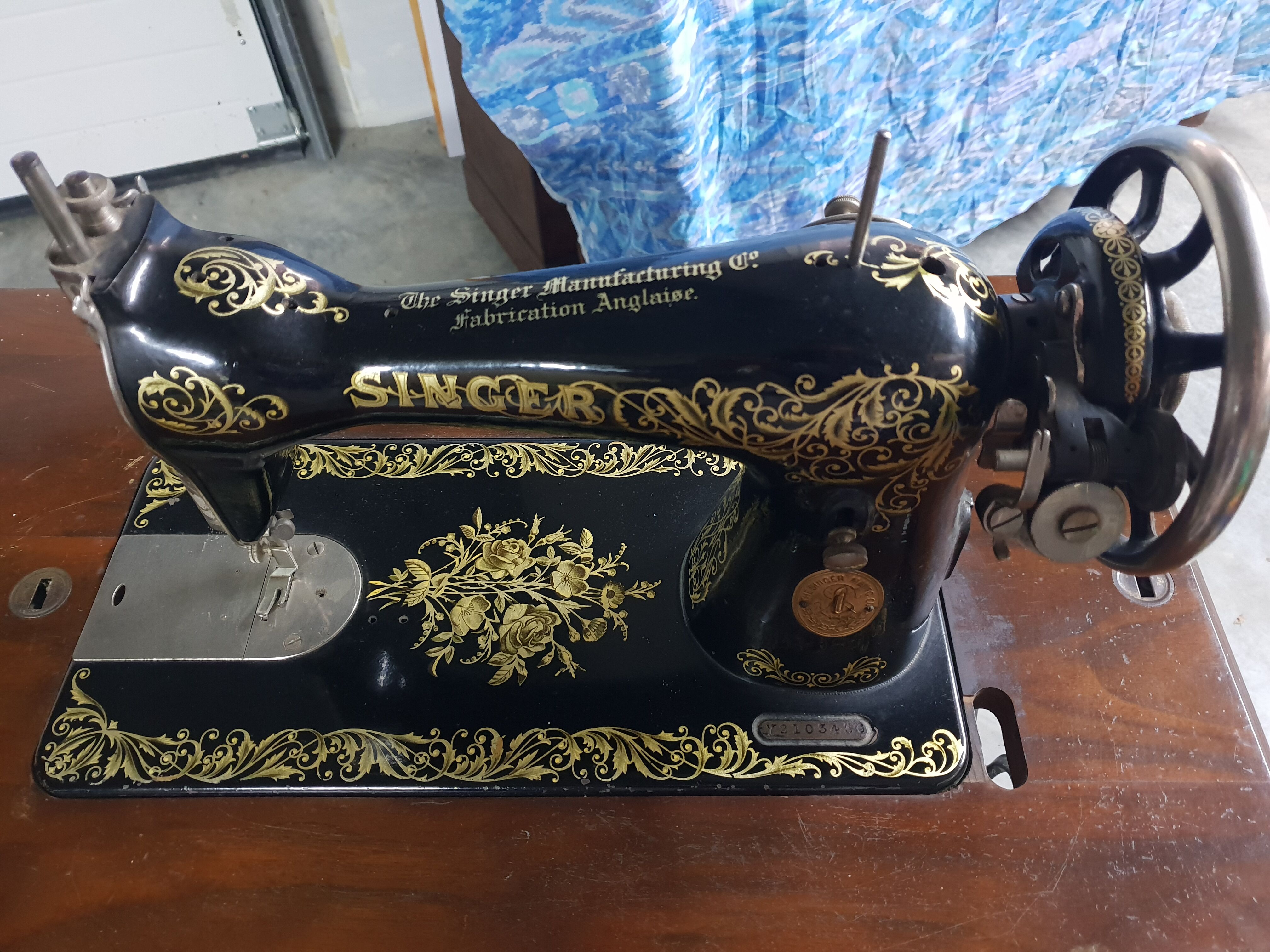 Sewing machine table Singer