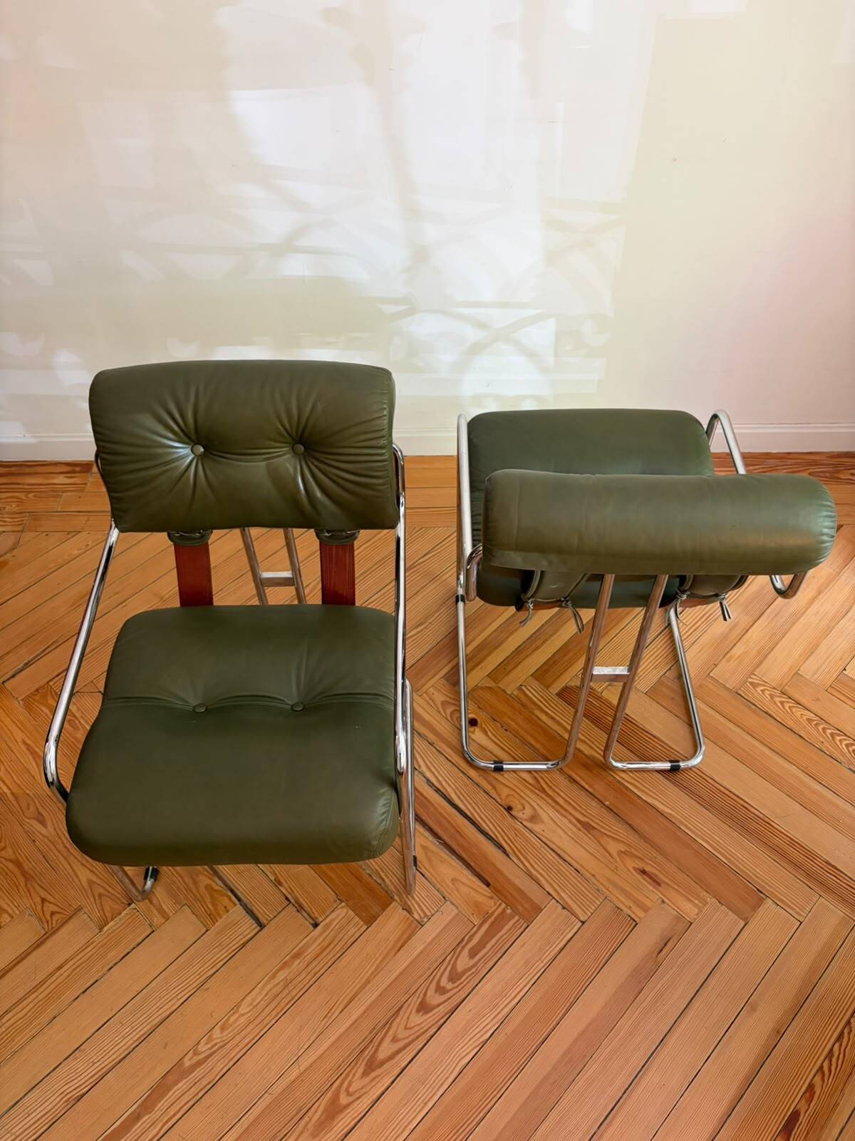 Pair of “Tucroma” armchairs for Hermes Faleschini by I4 Mariani. Italy, 197