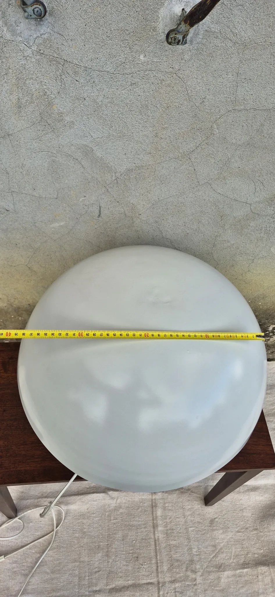 Lampe champignon blanche en métal style space age