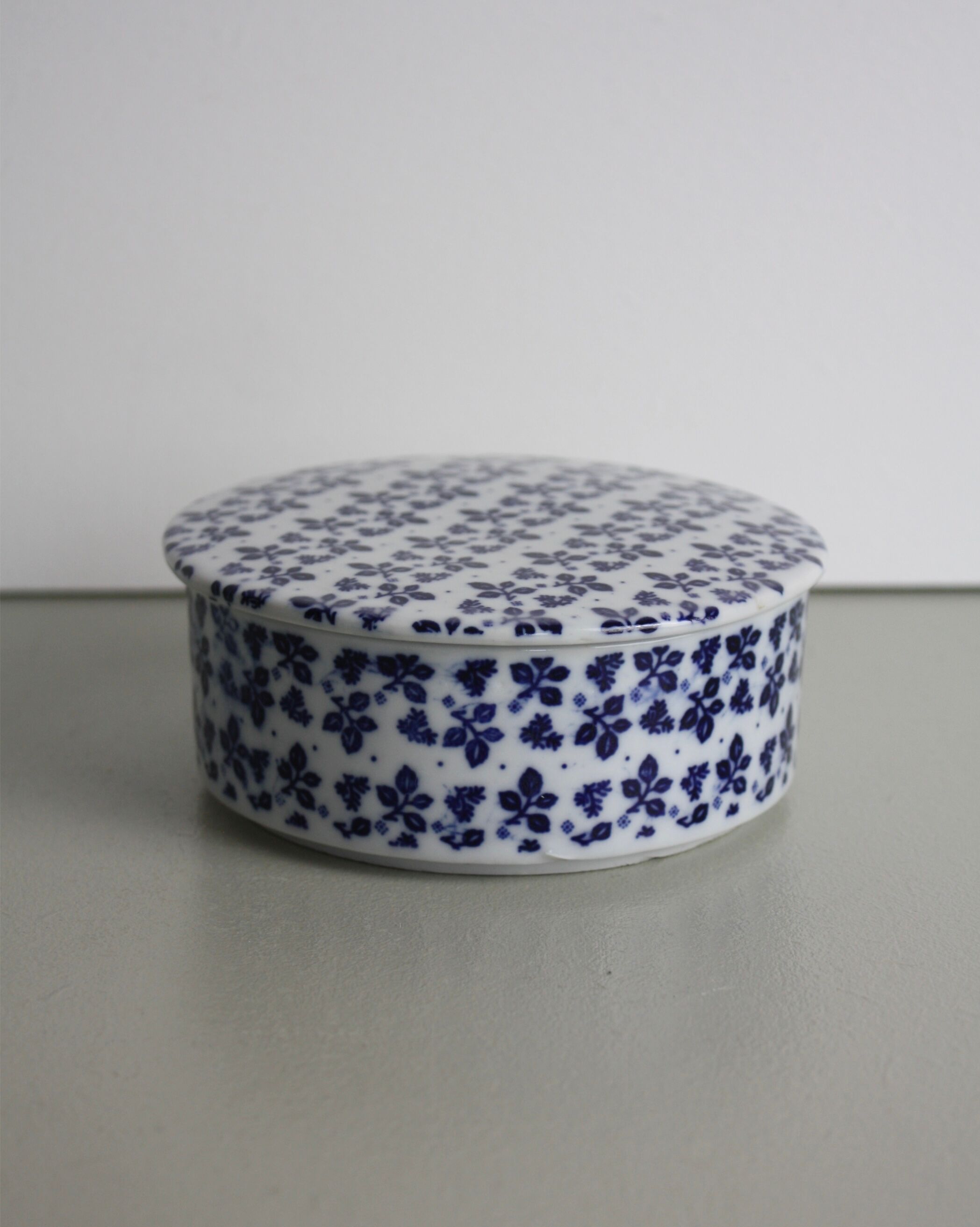 White and blue porcelain jewelry box