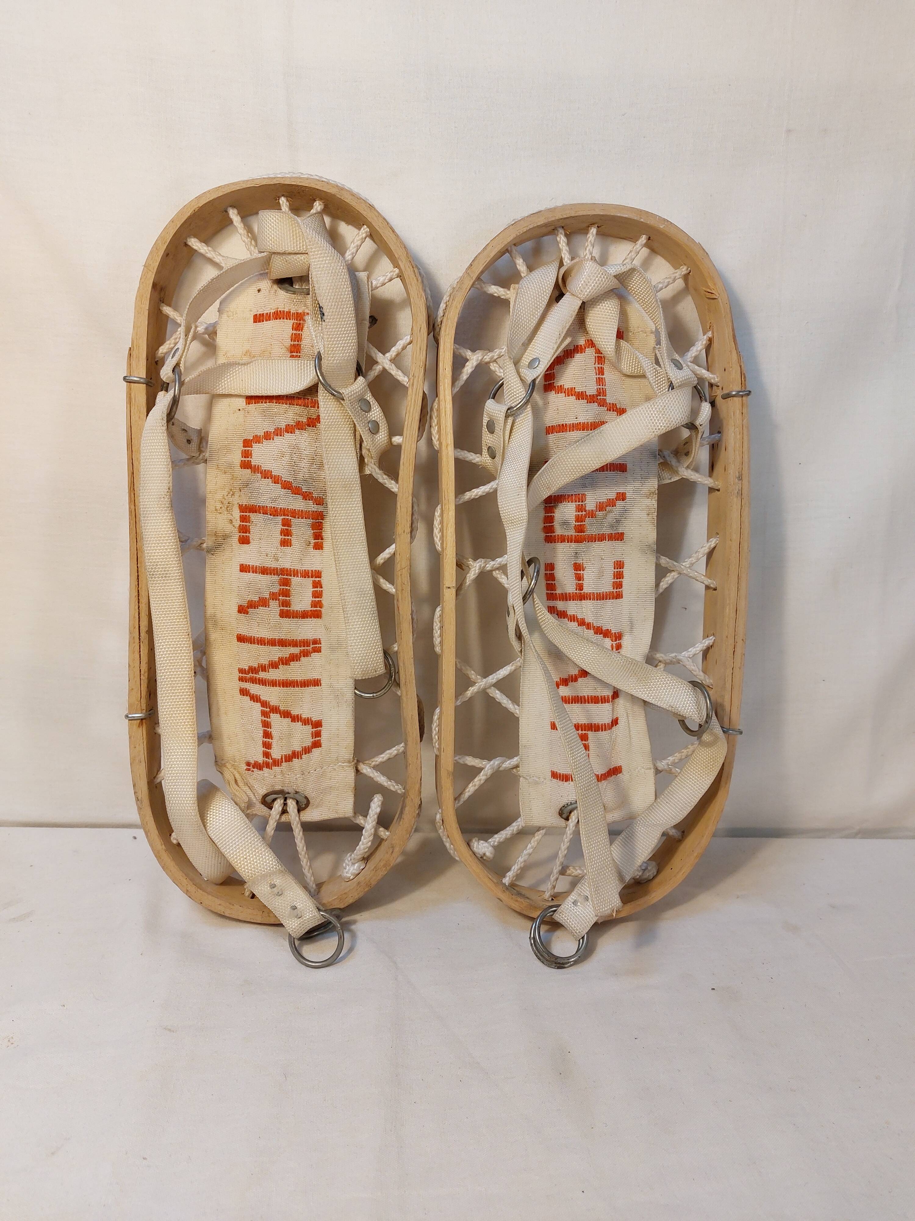 Vintage snowshoes Hiverna - Wood and rope