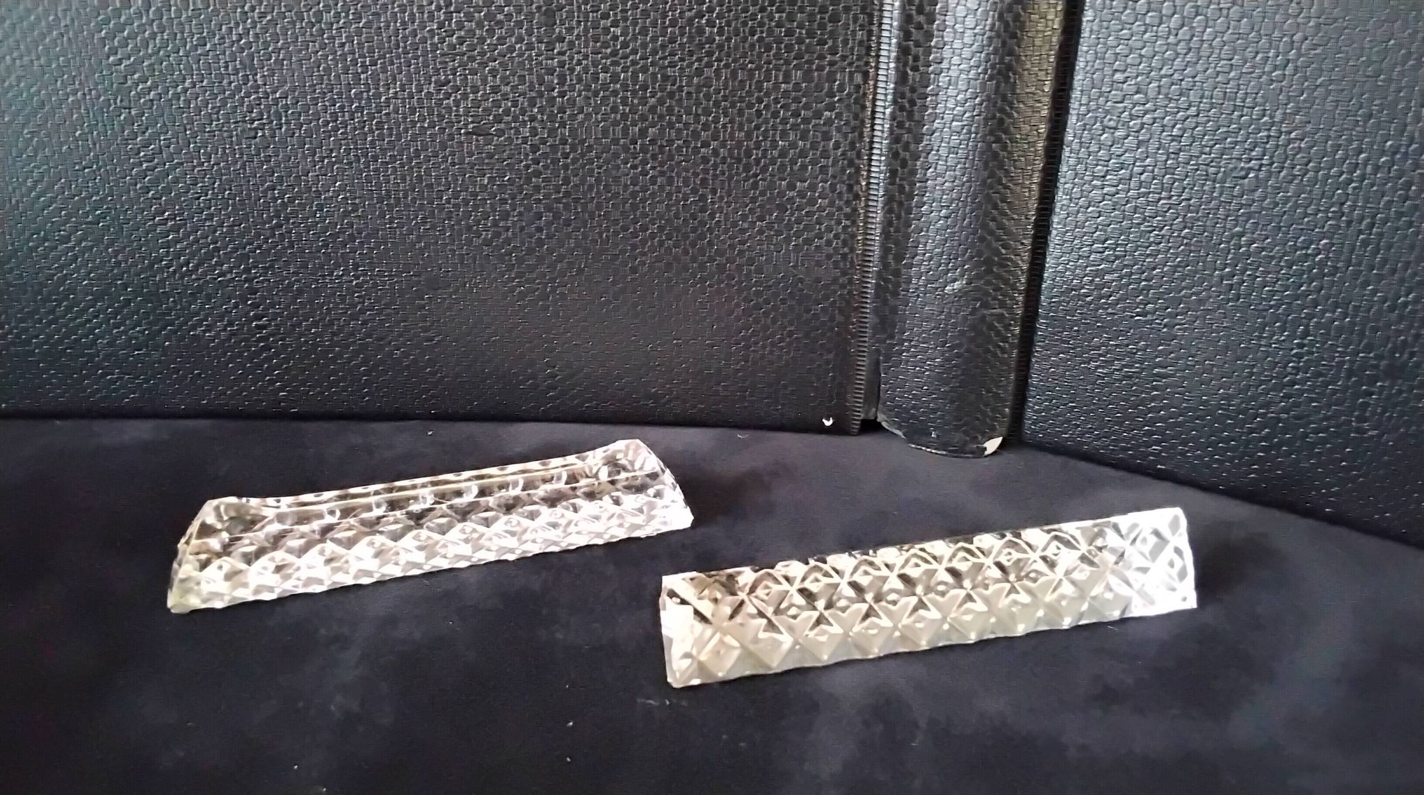 Coffret de 10 porte couteaux en cristal au plomb forme triangulaire