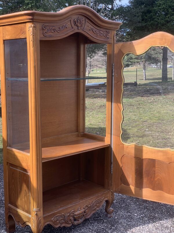 Vitrine noyer provençale
