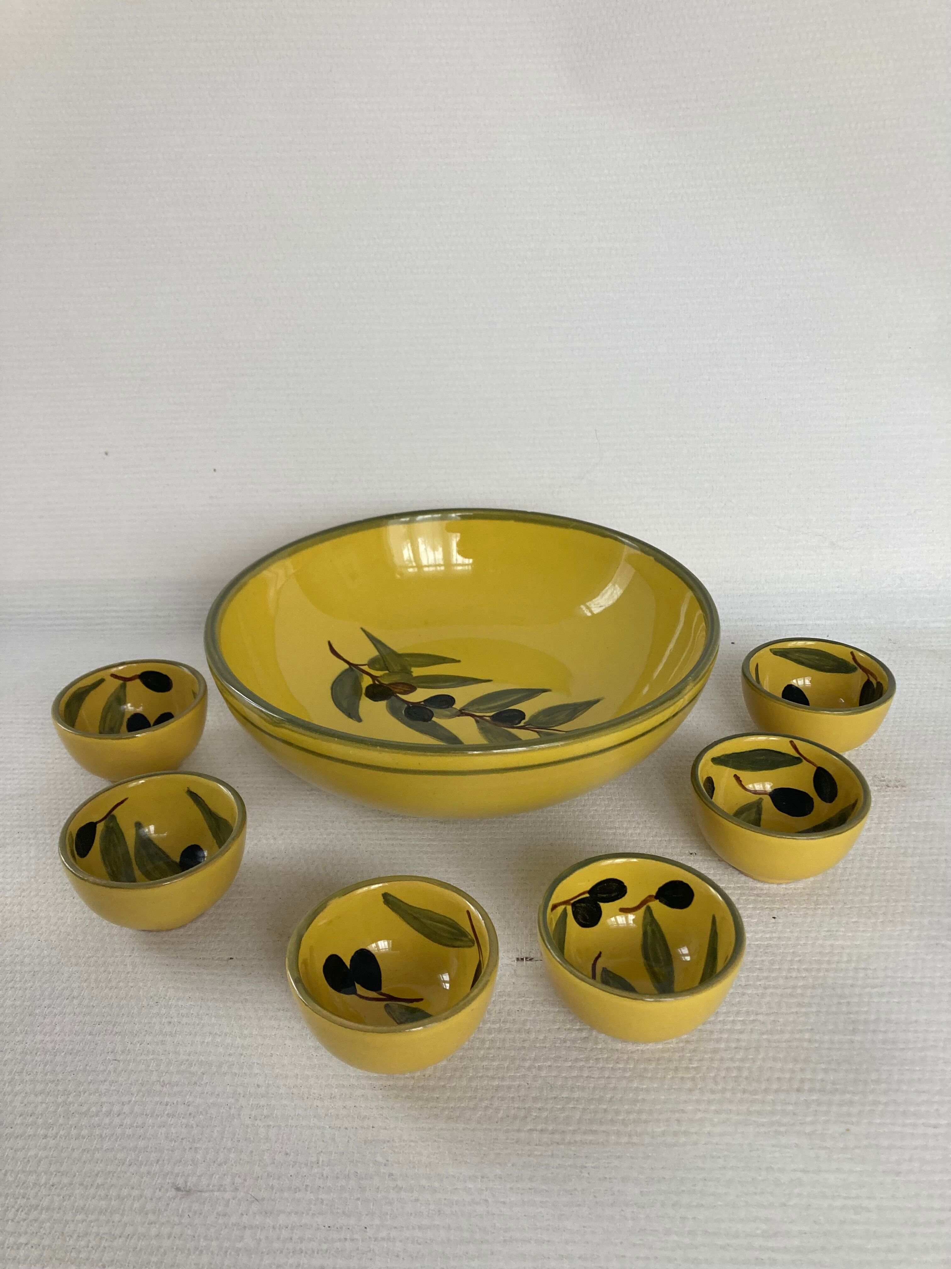 Salad bowl and cups