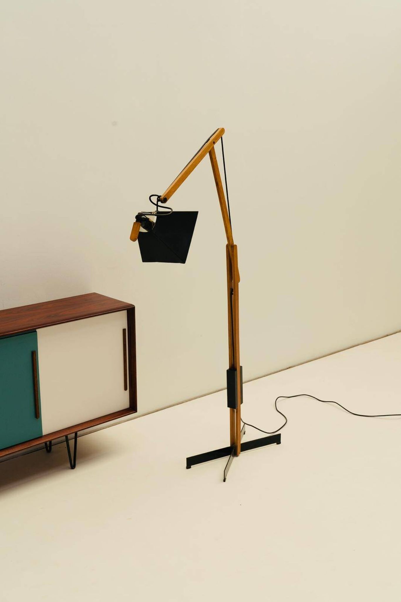Articulated floor lamp By Gemma Bernal for Tramo 1970's